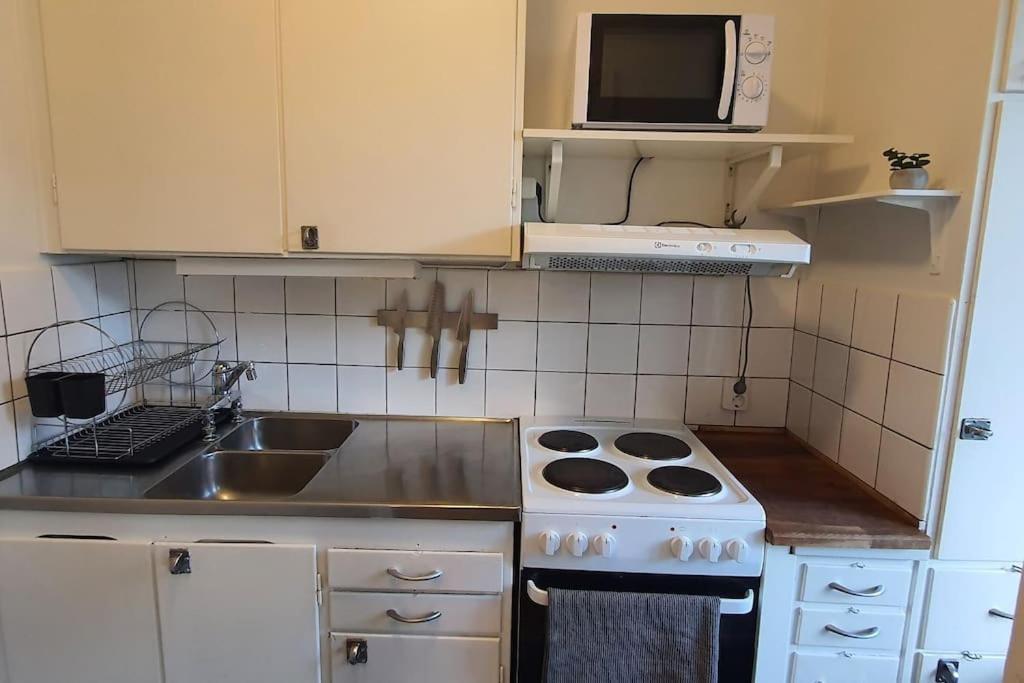 Apartment With Garden Near Metro! Stockholm Exterior photo