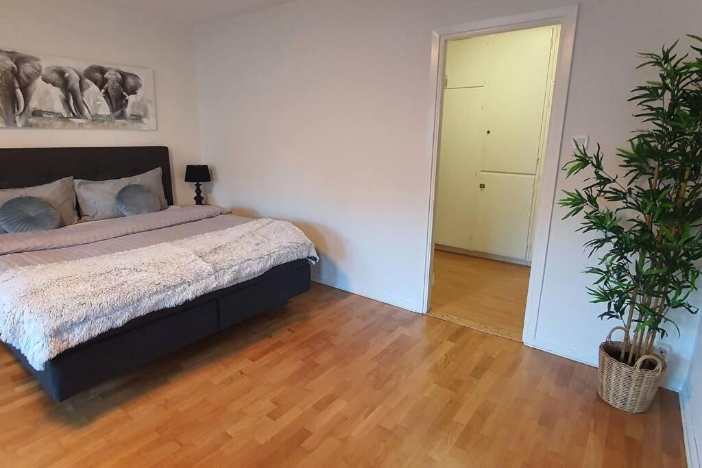 Apartment With Garden Near Metro! Stockholm Exterior photo