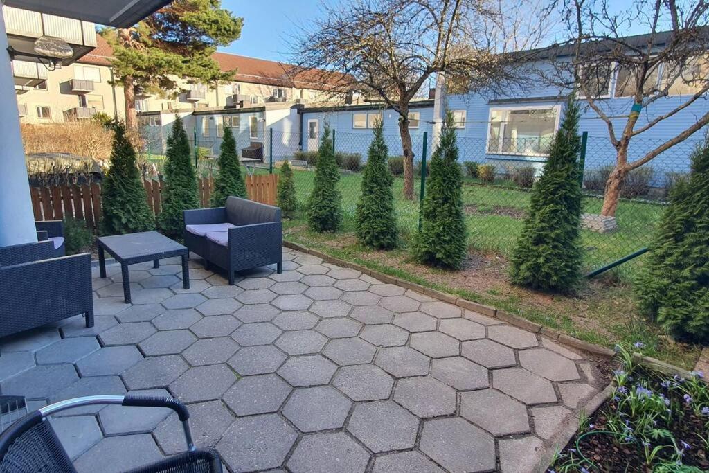 Apartment With Garden Near Metro! Stockholm Exterior photo